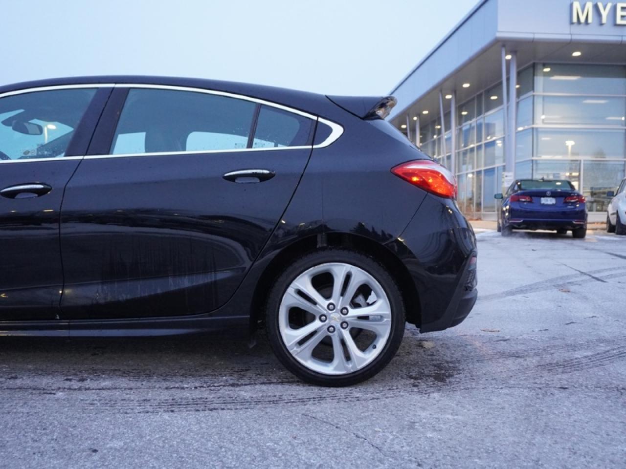 2017 Chevrolet Cruze Premier  - Leather Seats Photo