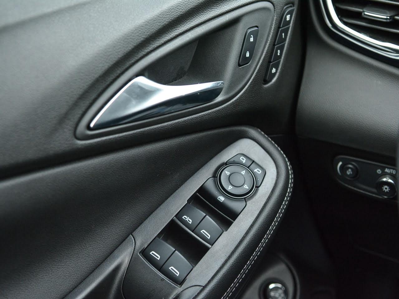 2023 Buick Encore GX Essence  - Certified - LED Lights - $168 B/W Photo