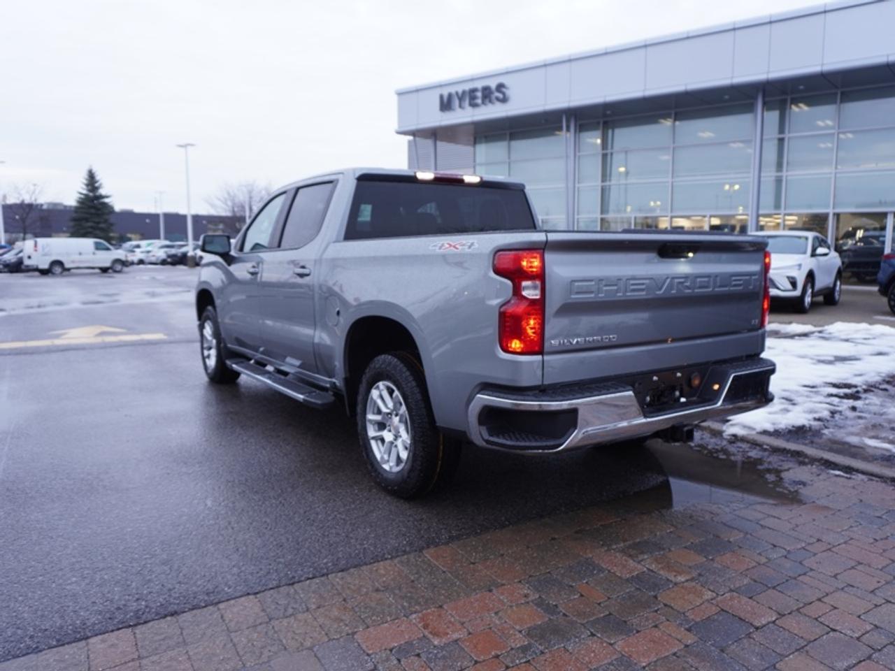 2026 Chevrolet Silverado 1500 LT Photo2