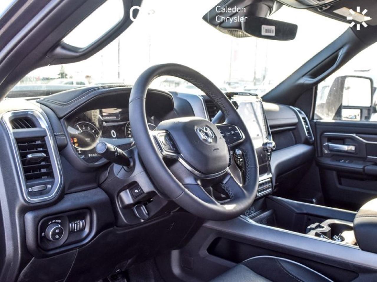 2025 RAM 2500 Laramie  4x4 Crew Cab 8' Box 6.4L Only 64 Km Leather Sunroof  Sport Appearance Photo