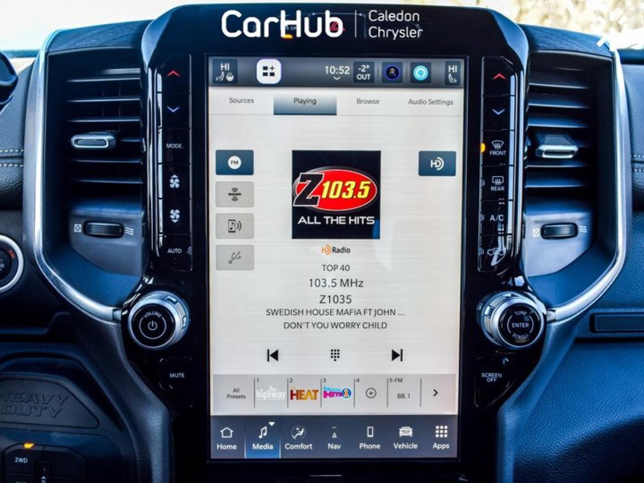 2025 RAM 2500 Laramie  4x4 Crew Cab 8' Box 6.4L Only 64 Km Leather Sunroof  Sport Appearance Photo