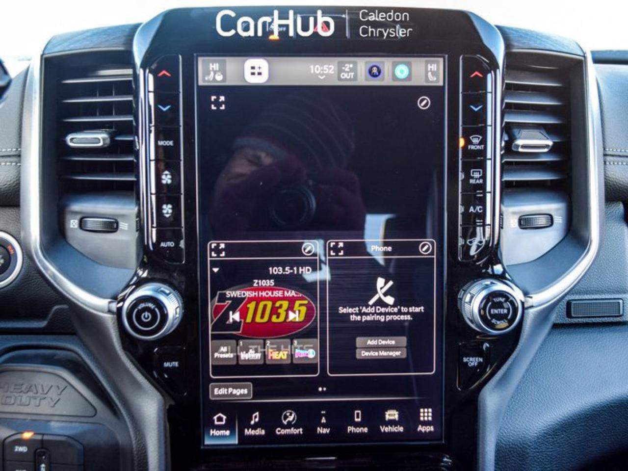 2025 RAM 2500 Laramie  4x4 Crew Cab 8' Box 6.4L Only 64 Km Leather Sunroof  Sport Appearance Photo