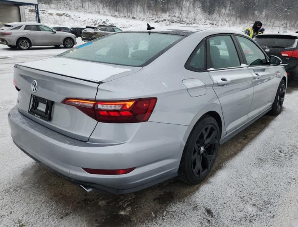 2021 Volkswagen Jetta GLI | Leather | Sunroof | Nav | Adaptive Cruise | Heated + Cooled Seats | Beats Audio | and More ! Photo3