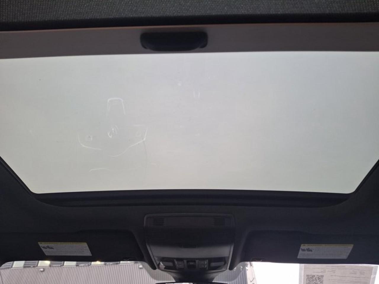 2021 Volkswagen Jetta GLI | Leather | Sunroof | Nav | Adaptive Cruise | Heated + Cooled Seats | Beats Audio | and More ! Photo