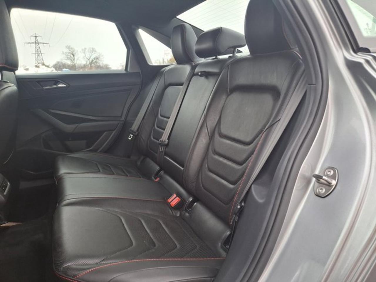 2021 Volkswagen Jetta GLI | Leather | Sunroof | Nav | Adaptive Cruise | Heated + Cooled Seats | Beats Audio | and More ! Photo