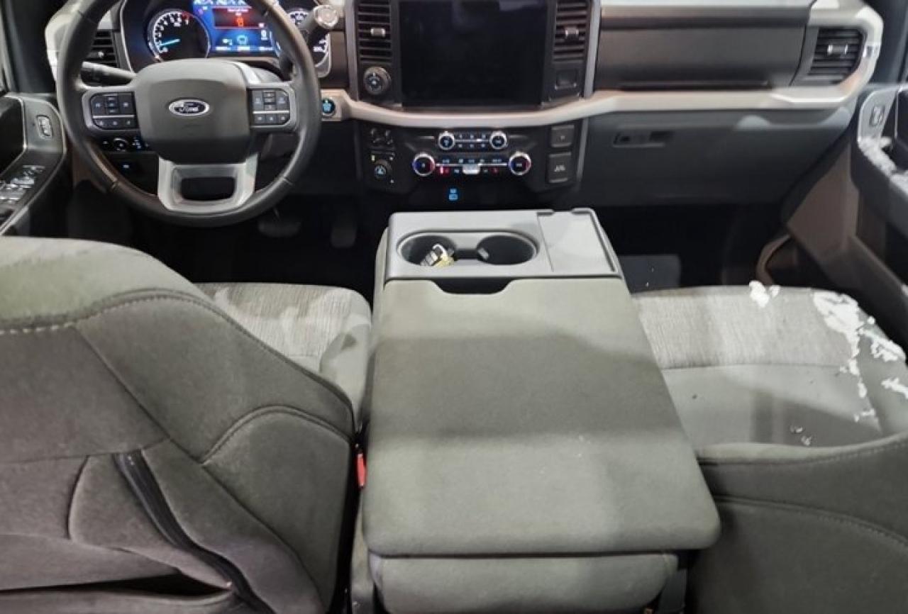 2023 Ford F-150 XLT Crew 4X4 | 3.5L | XTR | Panoramic Sunroof | Heated Seats | Tow Pkg | Remote Start | and More ! Photo