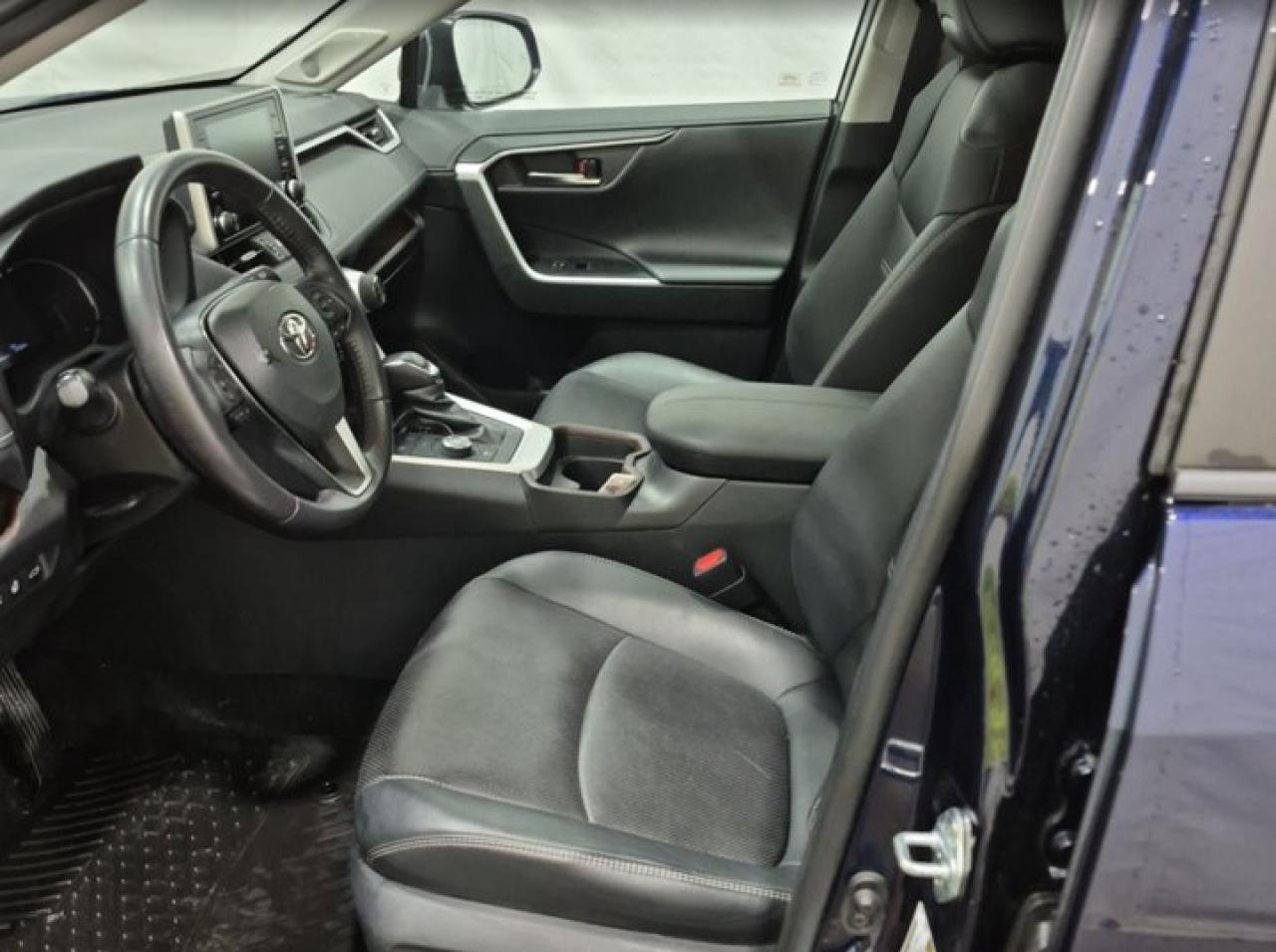 2021 Toyota RAV4 Hybrid Limited AWD | Leather | Heated Seats + Steering | Adaptive Cruise | Power Liftgate & More ! Photo2