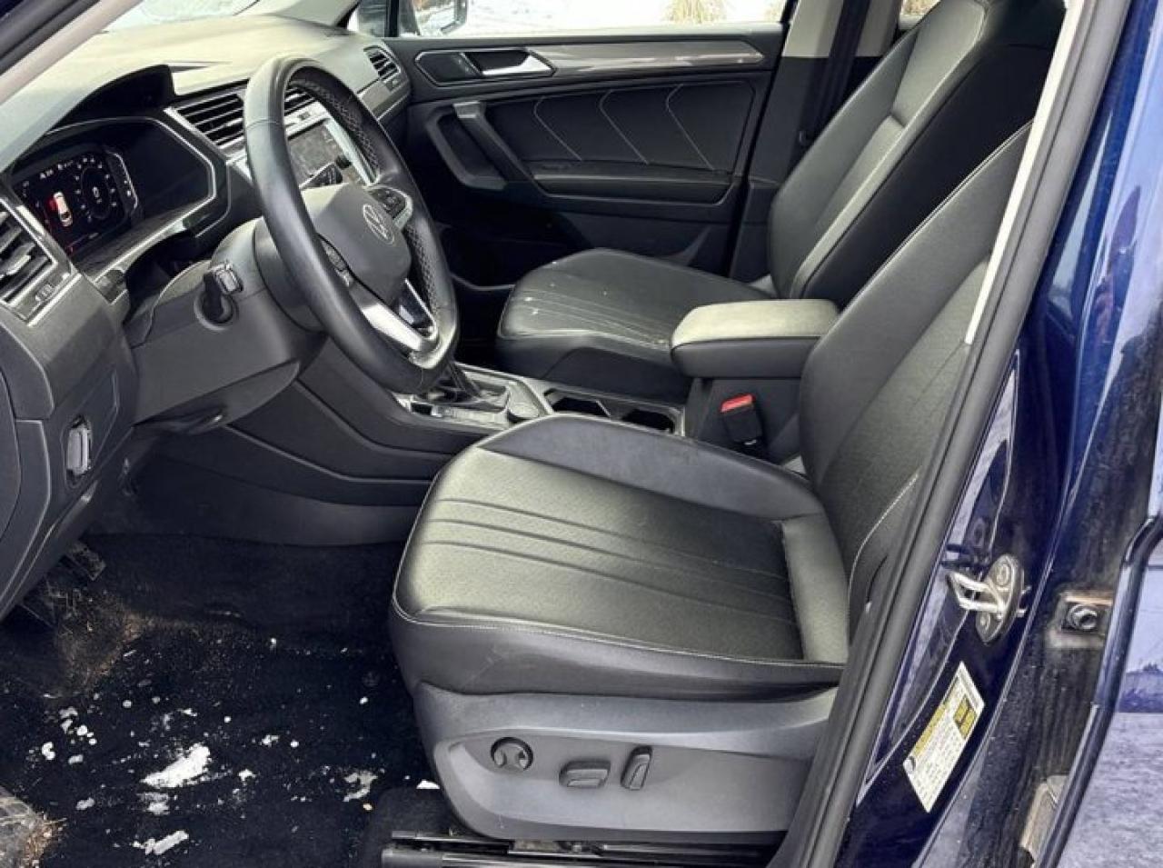 2022 Volkswagen Tiguan Comfortline 4Motion | Leatherette | Pano Roof | Heated Seats + Steering | Adaptive Cruise & More ! Photo