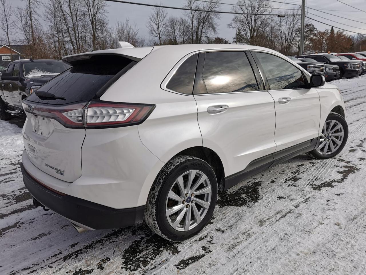 2016 Ford Edge Titanium AWD Photo4