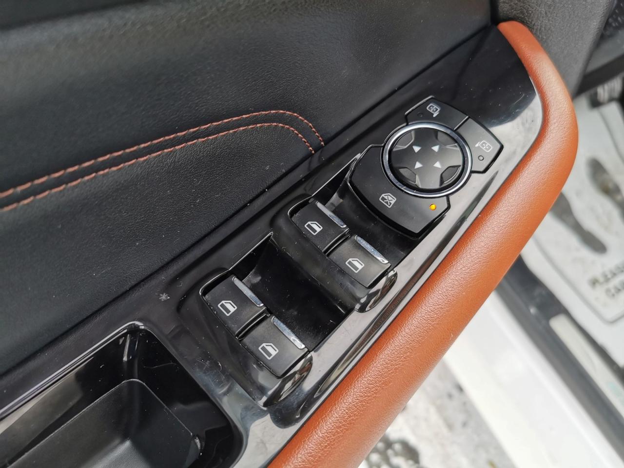 2016 Ford Edge Titanium AWD Photo