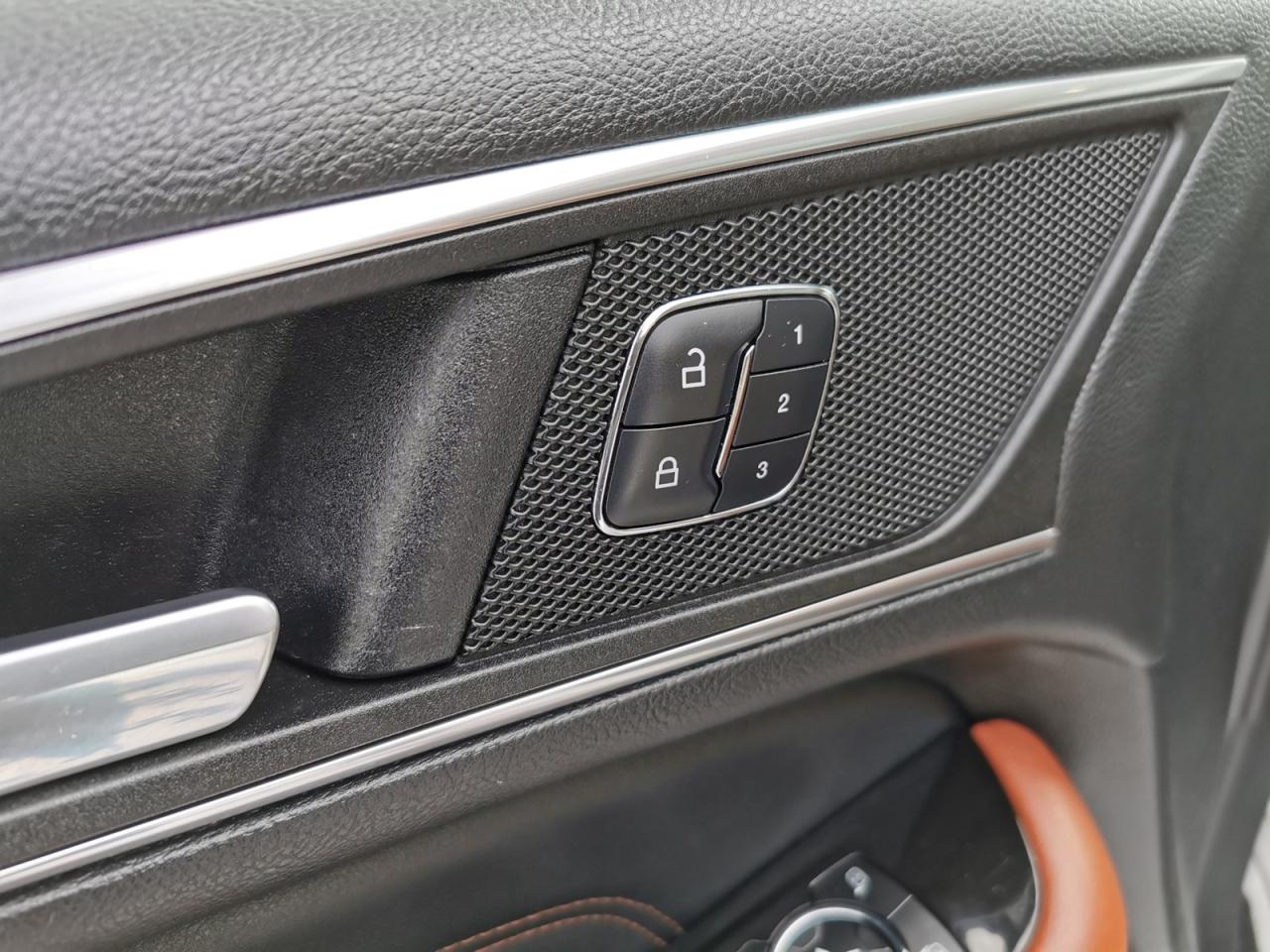 2016 Ford Edge Titanium AWD Photo