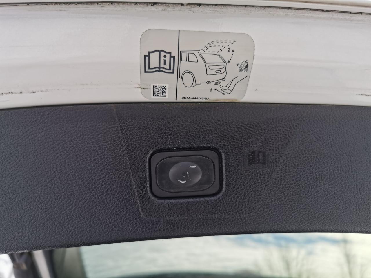 2016 Ford Edge Titanium AWD Photo