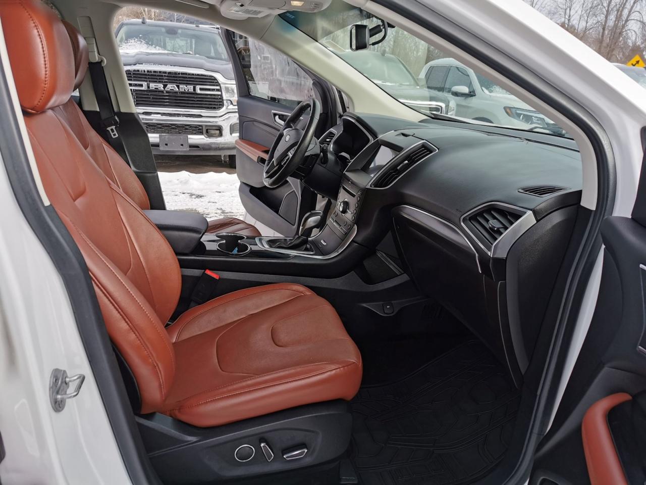 2016 Ford Edge Titanium AWD Photo