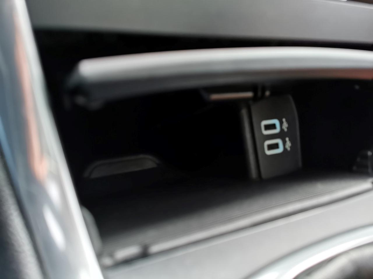 2016 Ford Edge Titanium AWD Photo