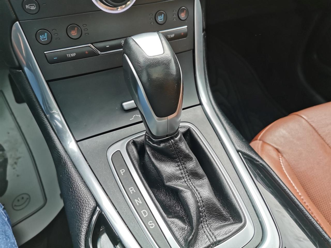 2016 Ford Edge Titanium AWD Photo