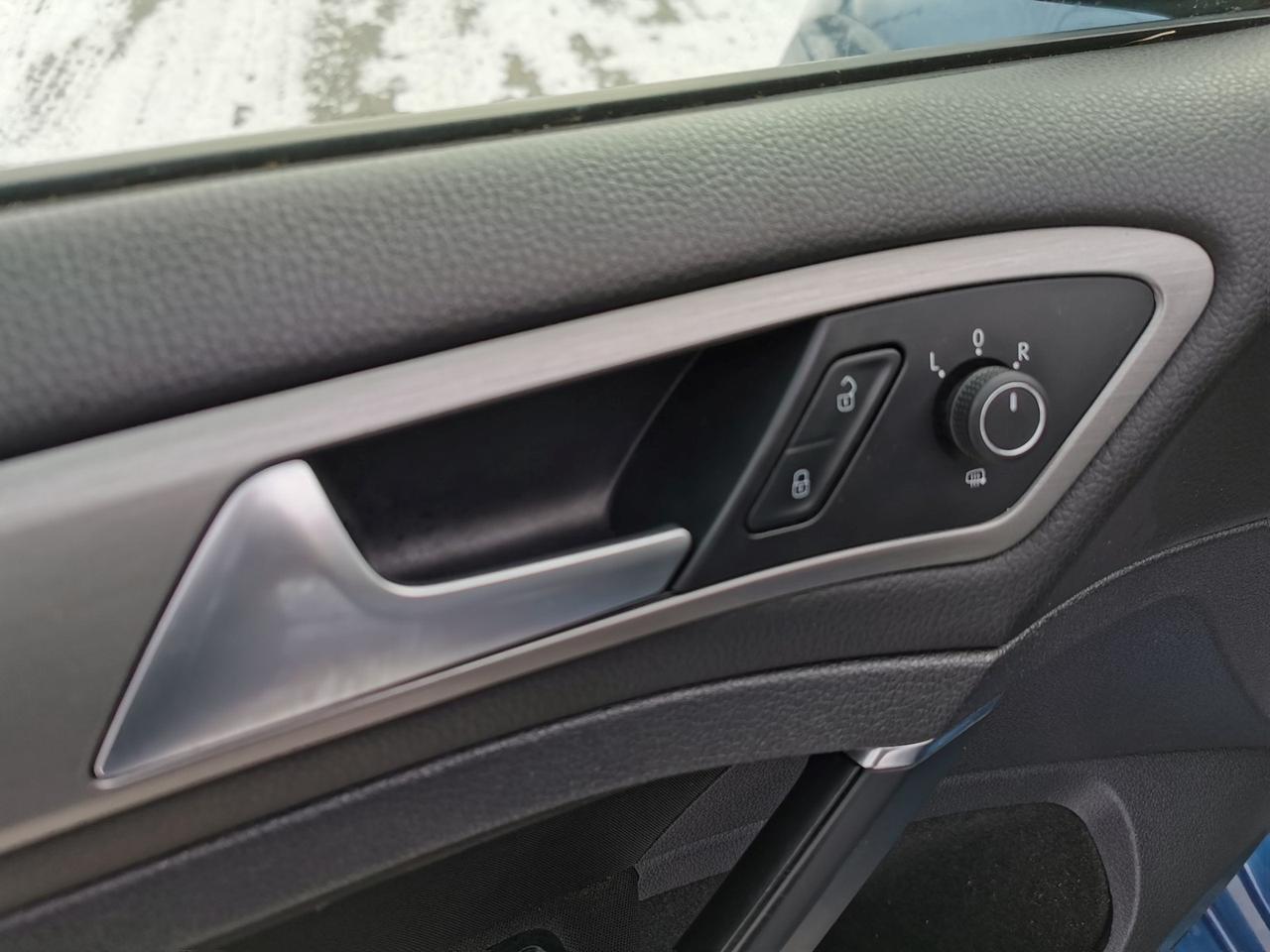 2016 Volkswagen Golf TSi  SE Photo