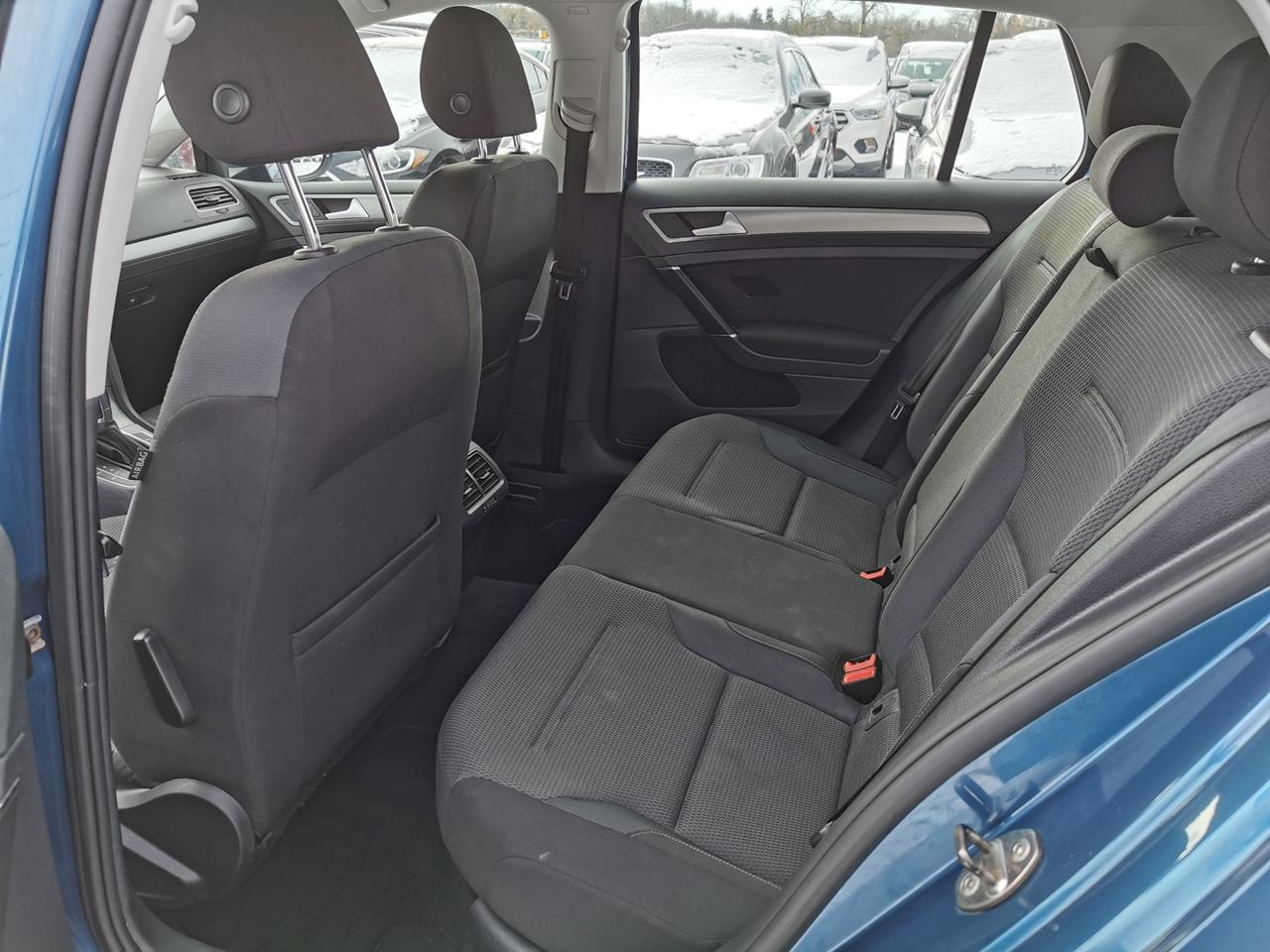 2016 Volkswagen Golf TSi  SE Photo