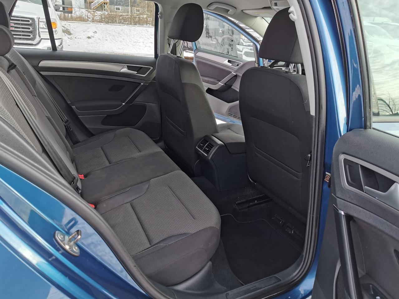 2016 Volkswagen Golf TSi  SE Photo