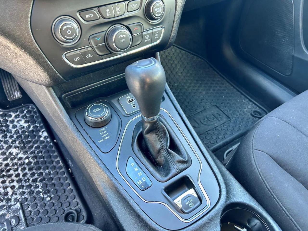 2019 Jeep Cherokee Latitude Photo