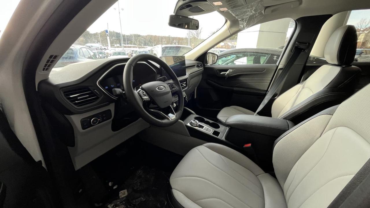 2026 Ford Escape Platinum Photo