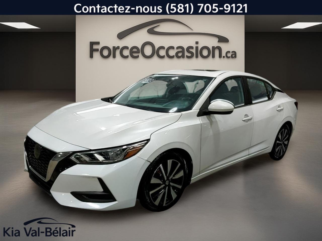 Jamais Accidenté // Inspecté en 135 points

La berline Nissan Sentra SV 2022 offerte chez Kia Val-Bélair à Québec propose un ensemble équilibré pour vos déplacements quotidiens, avec un moteur 2,0 L à essence, une transmission automatique à variation continue (TVC) et la traction avant. Ce véhicule blanc avec intérieur noir affiche 100 654 km, et mise sur le confort, la sécurité et la connectivité.

CARACTÉRISTIQUES DU Sentra SV *TOIT OUVRANT *BOUTON-POUSSOIR *CAMÉRA *CARPLAY  
»» Toit ouvrant pour plus de luminosité  
»» Démarrage par bouton-poussoir pratique  
»» Caméra de recul pour manoeuvres simplifiées  
»» Apple CarPlay pour apps compatibles iPhone  

CARACTÉRISTIQUES DE SÉCURITÉ AVANCÉES  
»» Surveillance des angles morts intégrée  
»» Coussins gonflables latéraux et rideaux  
»» Système de freinage antiblocage (ABS)  
»» Contrôle de stabilité pour tenue de route  

PERFORMANCE ET EFFICACITÉ  
»» Moteur 2,0 L à essence  
»» Transmission automatique à variation continue (TVC)  
»» Traction avant pour conduite prévisible  
»» Direction assistée pour manoeuvres faciles  

CONFORT  
»» Sièges avant chauffants pour lhiver  
»» Climatisation avant à deux zones  
»» Volant en cuir et réglable  
»» Vitres électriques et verrouillage automatique  

TECHNOLOGIE ET CONNECTIVITÉ  
»» Intégration Bluetooth pour appels mains libres  
»» Commandes audio directement au volant  
»» Radio satellite (abonnement requis)  
»» Ouverture du coffre à distance  

ESPACE DE CHARGEMENT  
»» Accès au coffre arrière pratique  
»» Ouverture à distance du coffre  
»» Banquette arrière avec accès au coffre  
»» Pneu de secours inclus  

APPRÉCIÉ DES AUTRES PROPRIÉTAIRES  
»» Conduite douce avec transmission TVC  
»» Bon confort au quotidien, été comme hiver  
»» Aides à la conduite comme angles morts  
»» Commandes simples et ergonomie facile  

GARANTIE  
--> Garantie légale;  
--> Garantie dusage;  
--> Garantie de durée raisonnable;  
--> Garantie contre les vices cachés.  

Avec ses 4 portes, ses rétroviseurs chauffants et électriques avec clignotants, ses phares automatiques, ainsi que son dégivreur de vitre arrière, cette Nissan Sentra SV 2022 est bien adaptée au climat de Québec. Le démarreur à distance ajoute un vrai plus pour partir au chaud, et la caméra de recul aide au stationnement au quotidien.

Le NIV de ce Nissan Sentra SV *TOIT OUVRANT *BOUTON-POUSSOIR *CAMÉRA *CARPLAY 2022 est le 3N1AB8CV4NY304694.

Garantie prolongée disponible, livraison en 48h