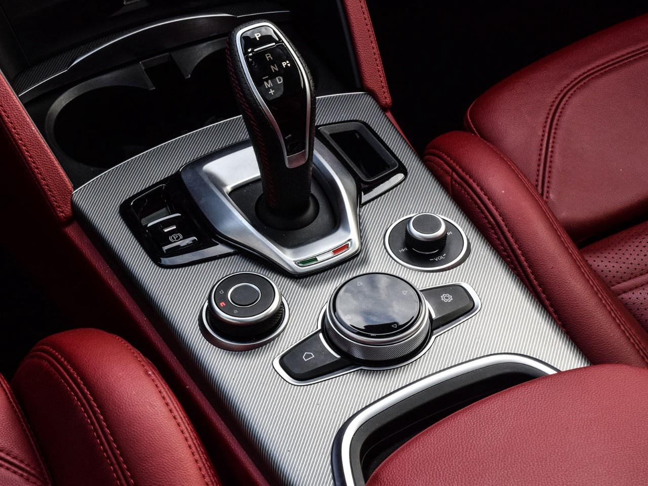 2021 Alfa Romeo Stelvio Ti Sport AWD Photo