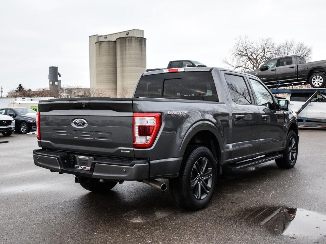 2023 Ford F-150 Lariat 4WD SuperCrew 5.5' Box Photo3