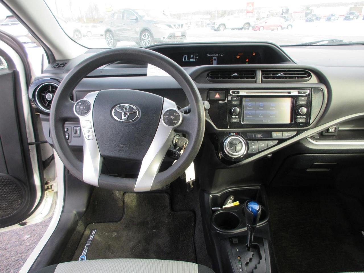 2017 Toyota Prius c Technology Photo