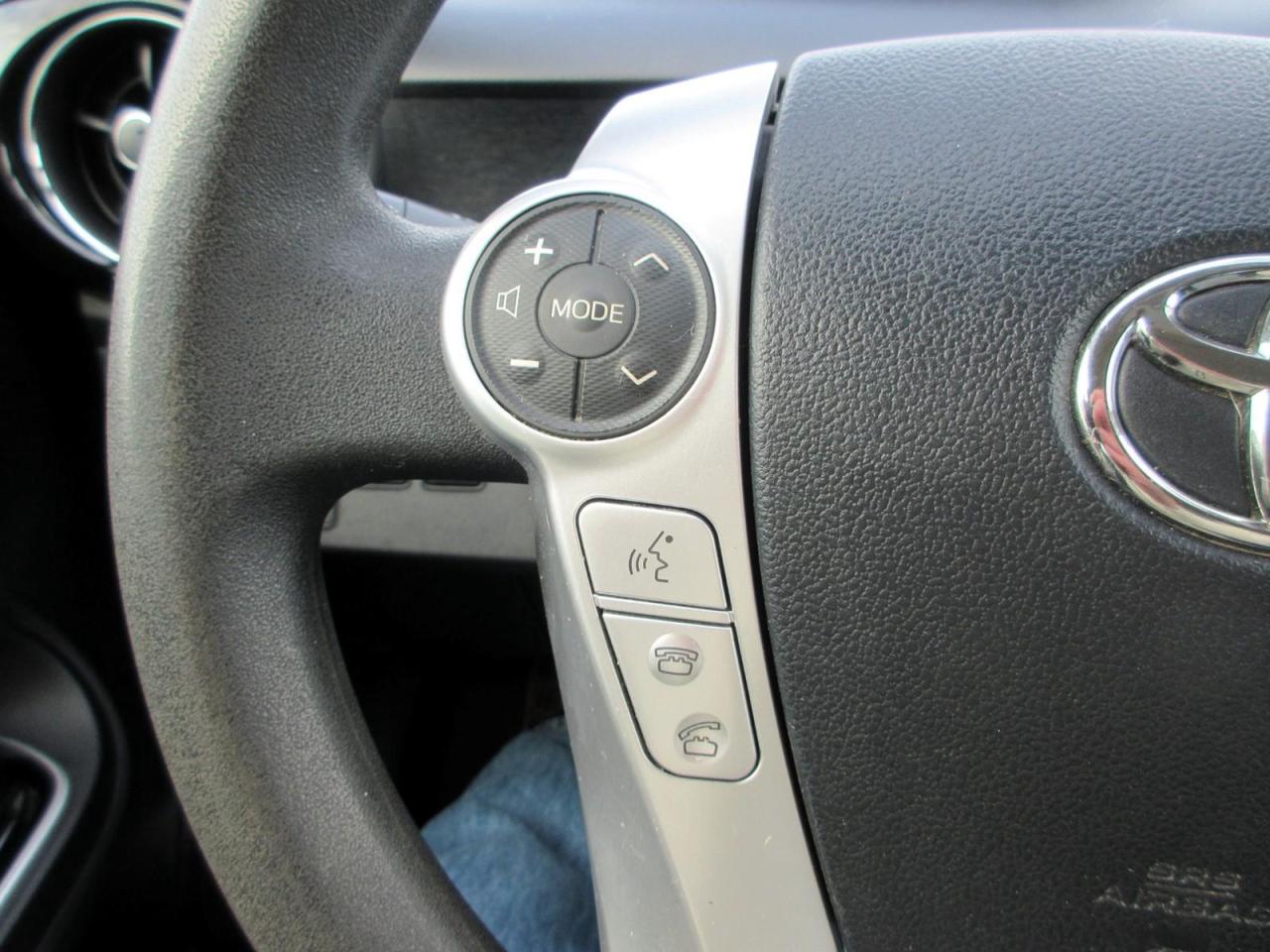 2017 Toyota Prius c Technology Photo