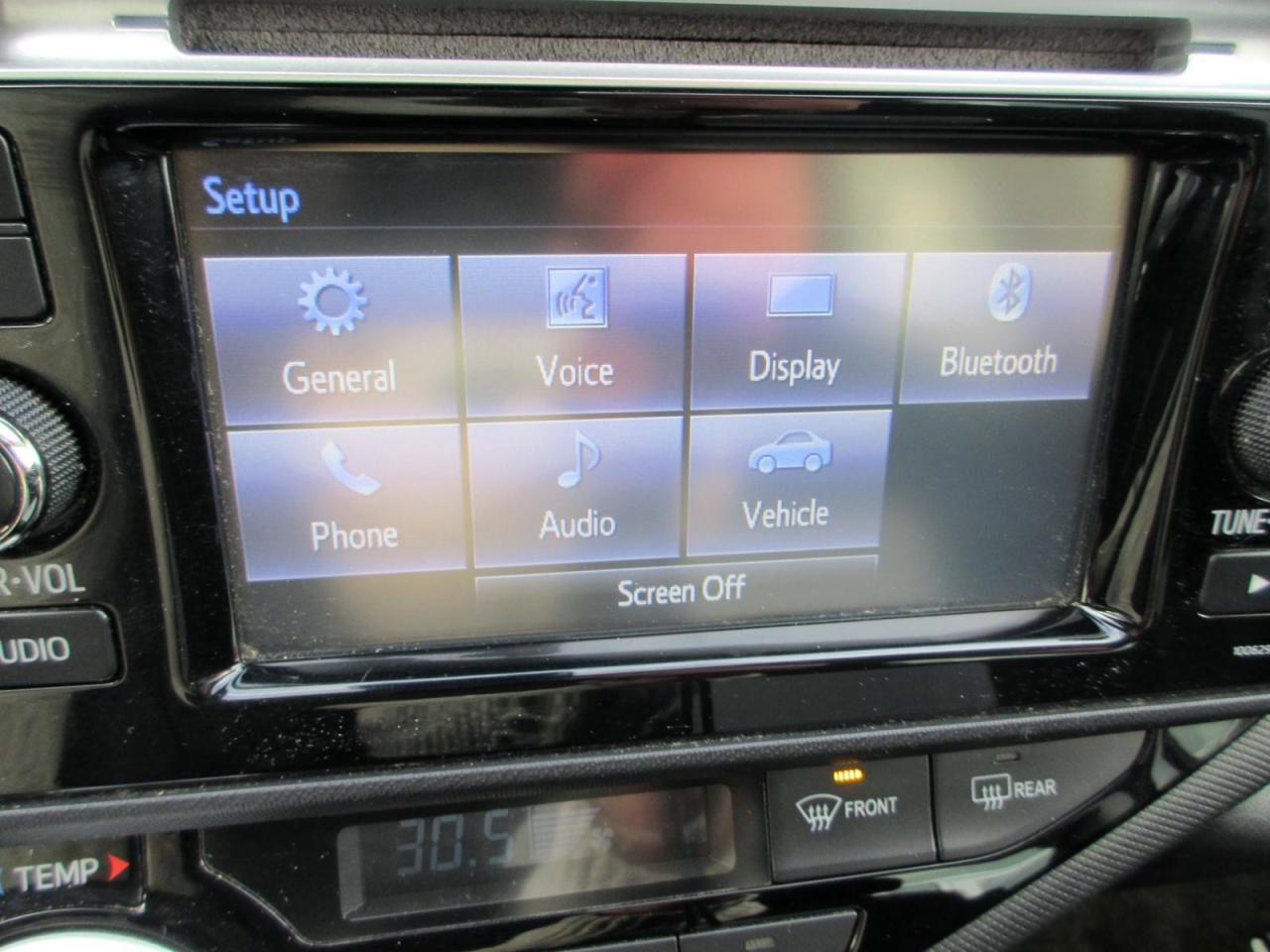 2017 Toyota Prius c Technology Photo