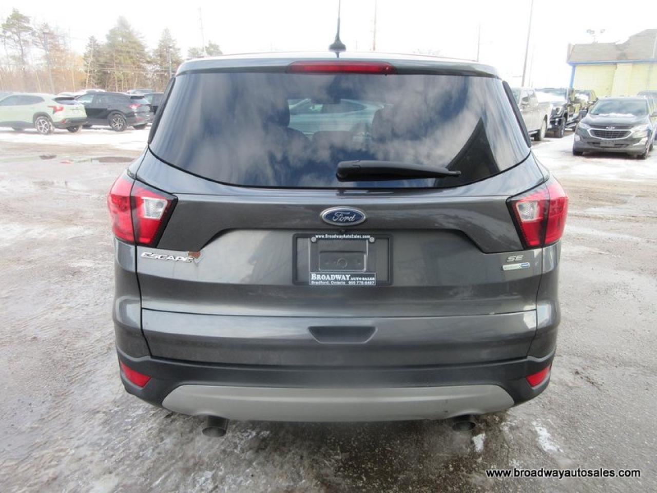 2019 Ford Escape FOUR-WHEEL DRIVE SE-PACKAGE 5 PASSENGER 1.5L - ECO-BOOST.. HEATED SEATS.. BACK-UP CAMERA.. BLUETOOTH SYSTEM.. KEYLESS ENTRY.. Photo
