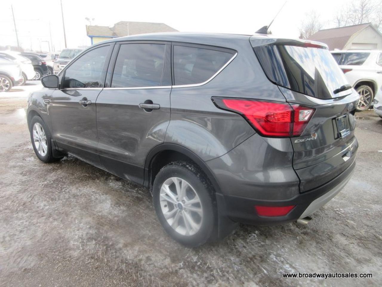 2019 Ford Escape FOUR-WHEEL DRIVE SE-PACKAGE 5 PASSENGER 1.5L - ECO-BOOST.. HEATED SEATS.. BACK-UP CAMERA.. BLUETOOTH SYSTEM.. KEYLESS ENTRY.. Photo