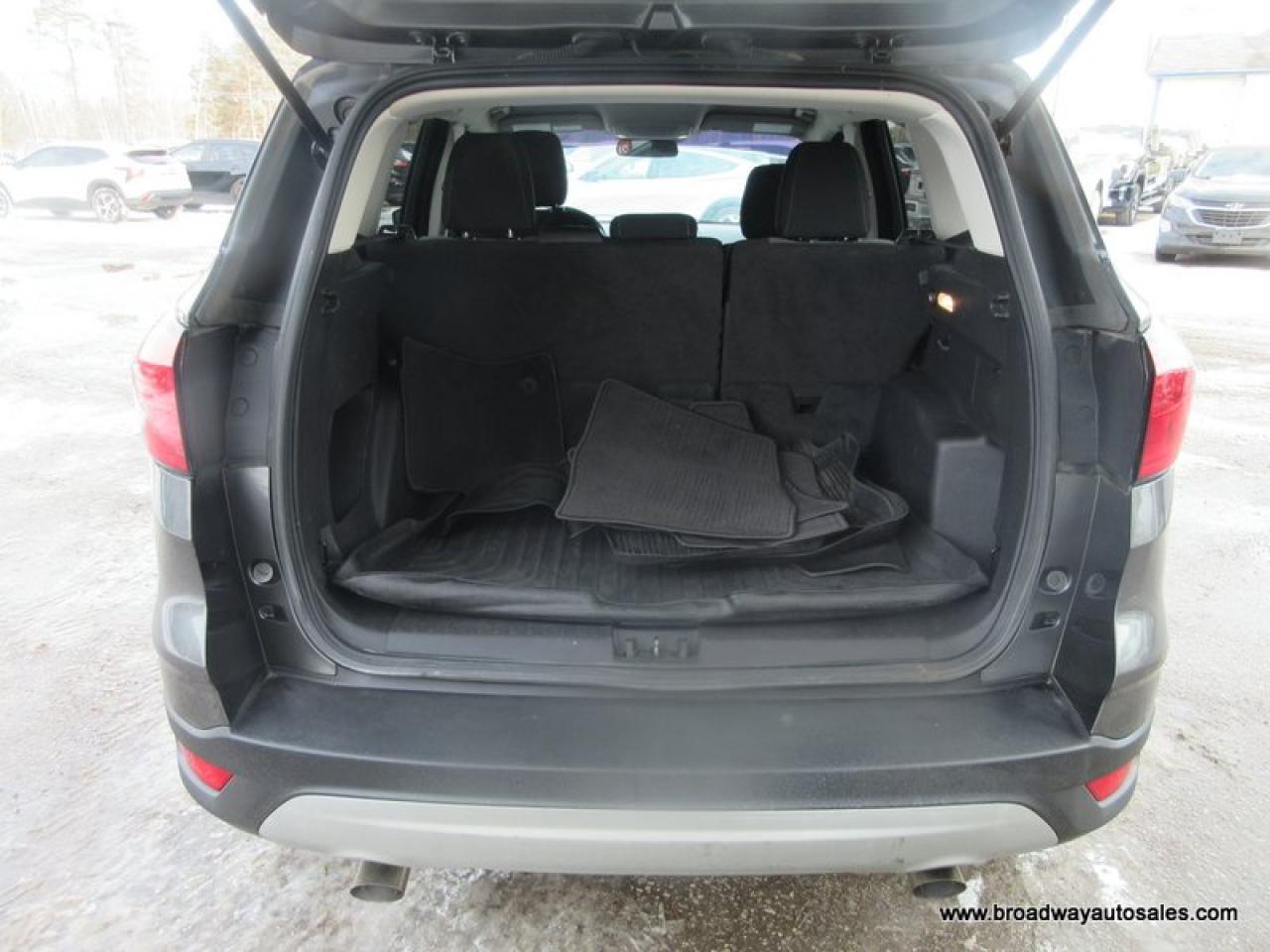 2019 Ford Escape FOUR-WHEEL DRIVE SE-PACKAGE 5 PASSENGER 1.5L - ECO-BOOST.. HEATED SEATS.. BACK-UP CAMERA.. BLUETOOTH SYSTEM.. KEYLESS ENTRY.. Photo