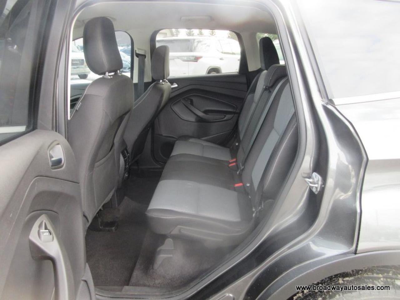 2019 Ford Escape FOUR-WHEEL DRIVE SE-PACKAGE 5 PASSENGER 1.5L - ECO-BOOST.. HEATED SEATS.. BACK-UP CAMERA.. BLUETOOTH SYSTEM.. KEYLESS ENTRY.. Photo