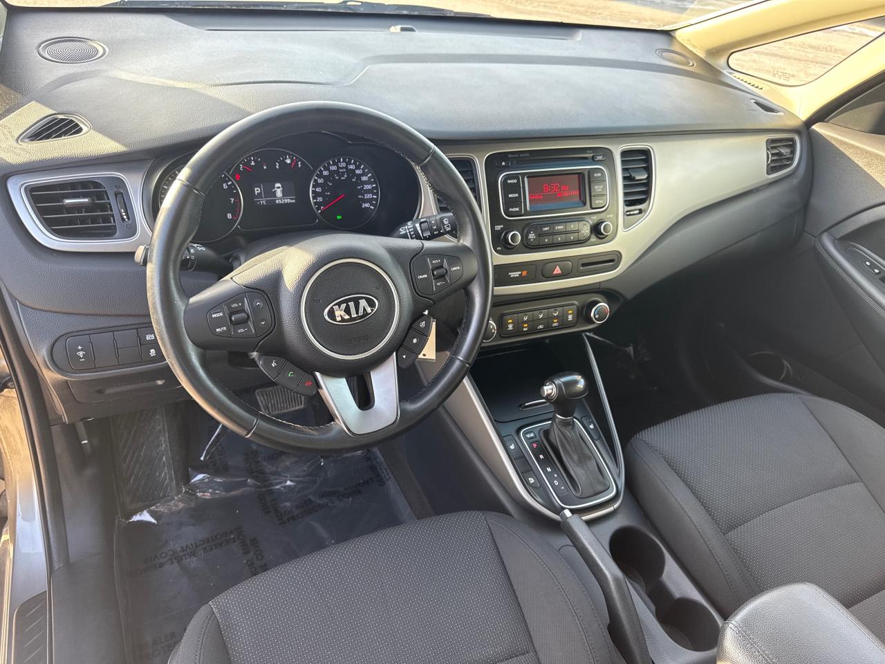 2016 Kia Rondo LX Photo