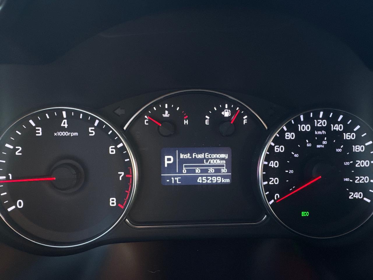 2016 Kia Rondo LX Photo