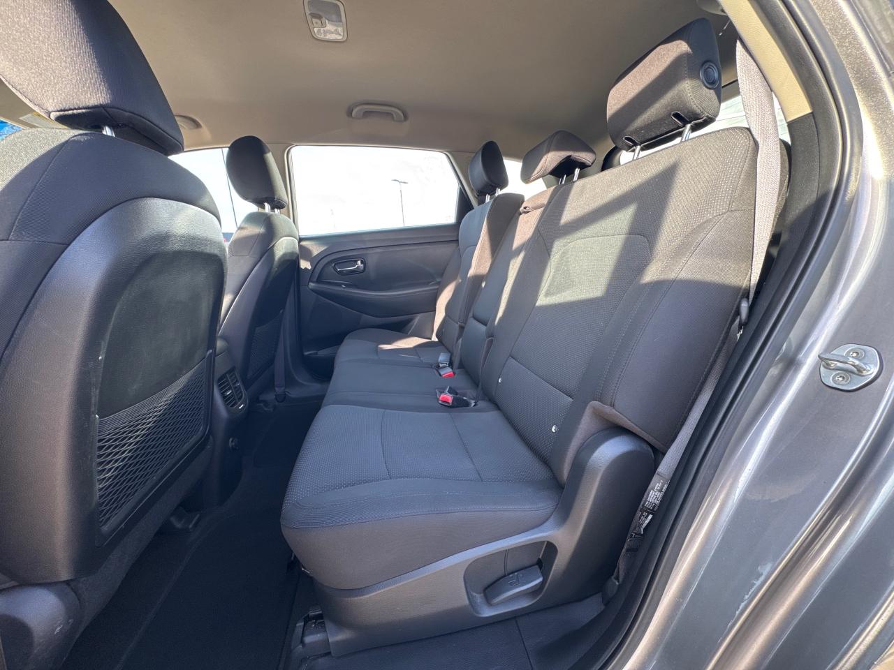 2016 Kia Rondo LX Photo