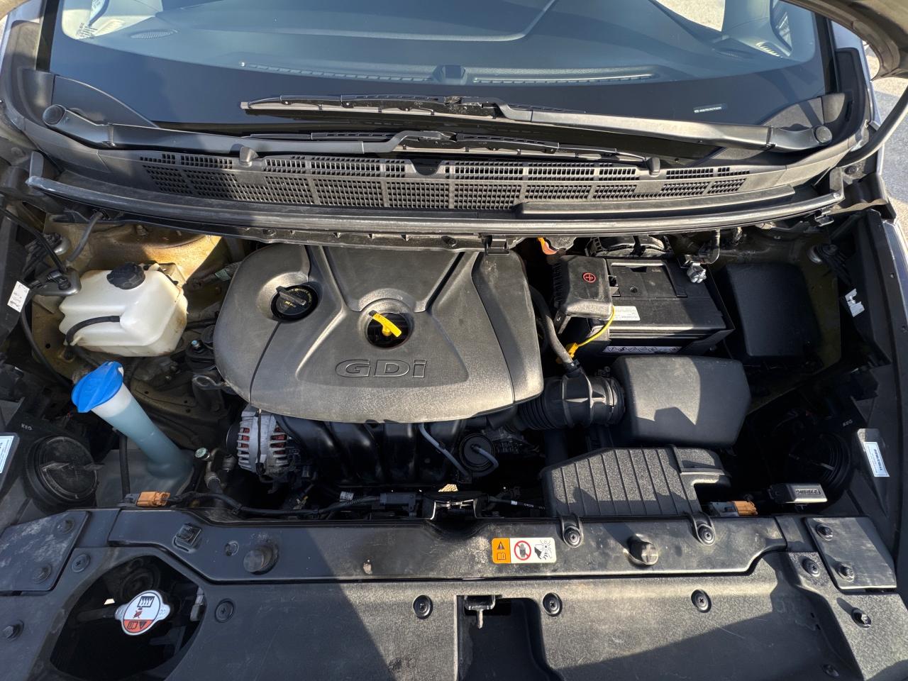 2016 Kia Rondo LX Photo