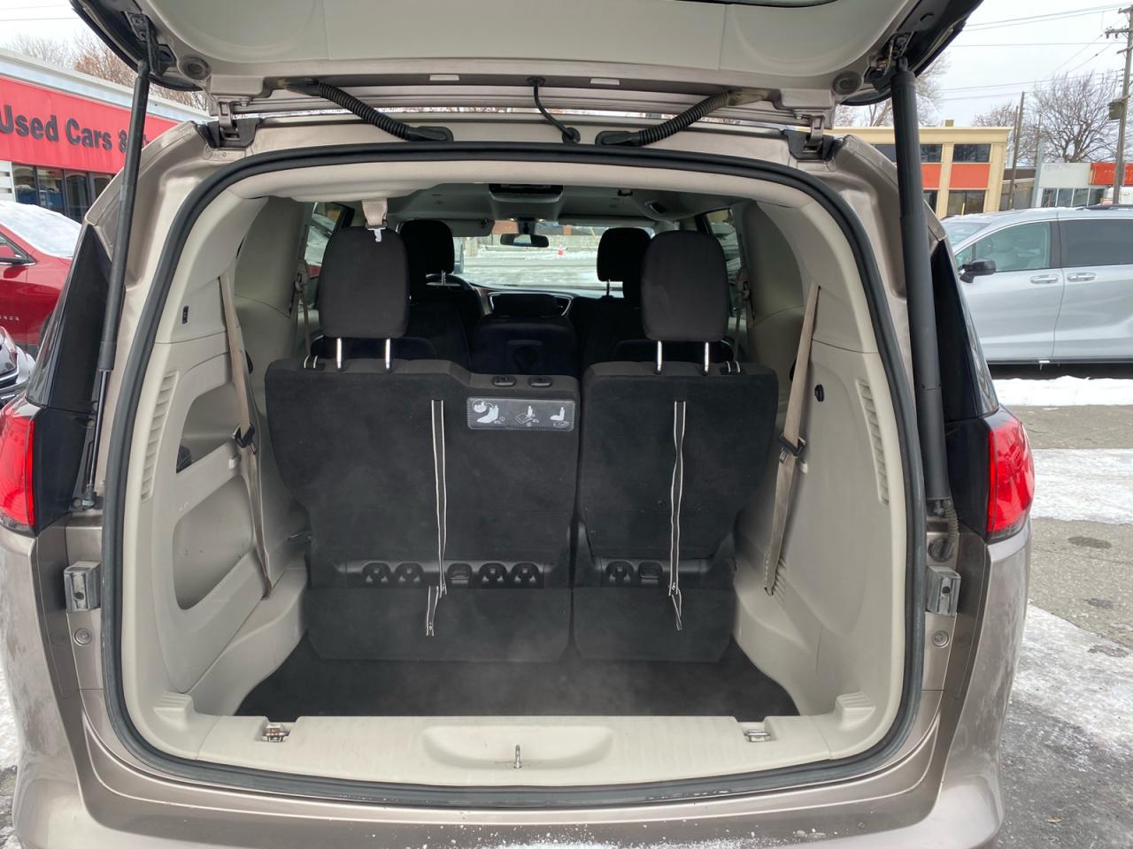 2018 Chrysler Pacifica Touring | Rear Seat Entertainment Center | Apple CarPlay | 8 Passenger Photo