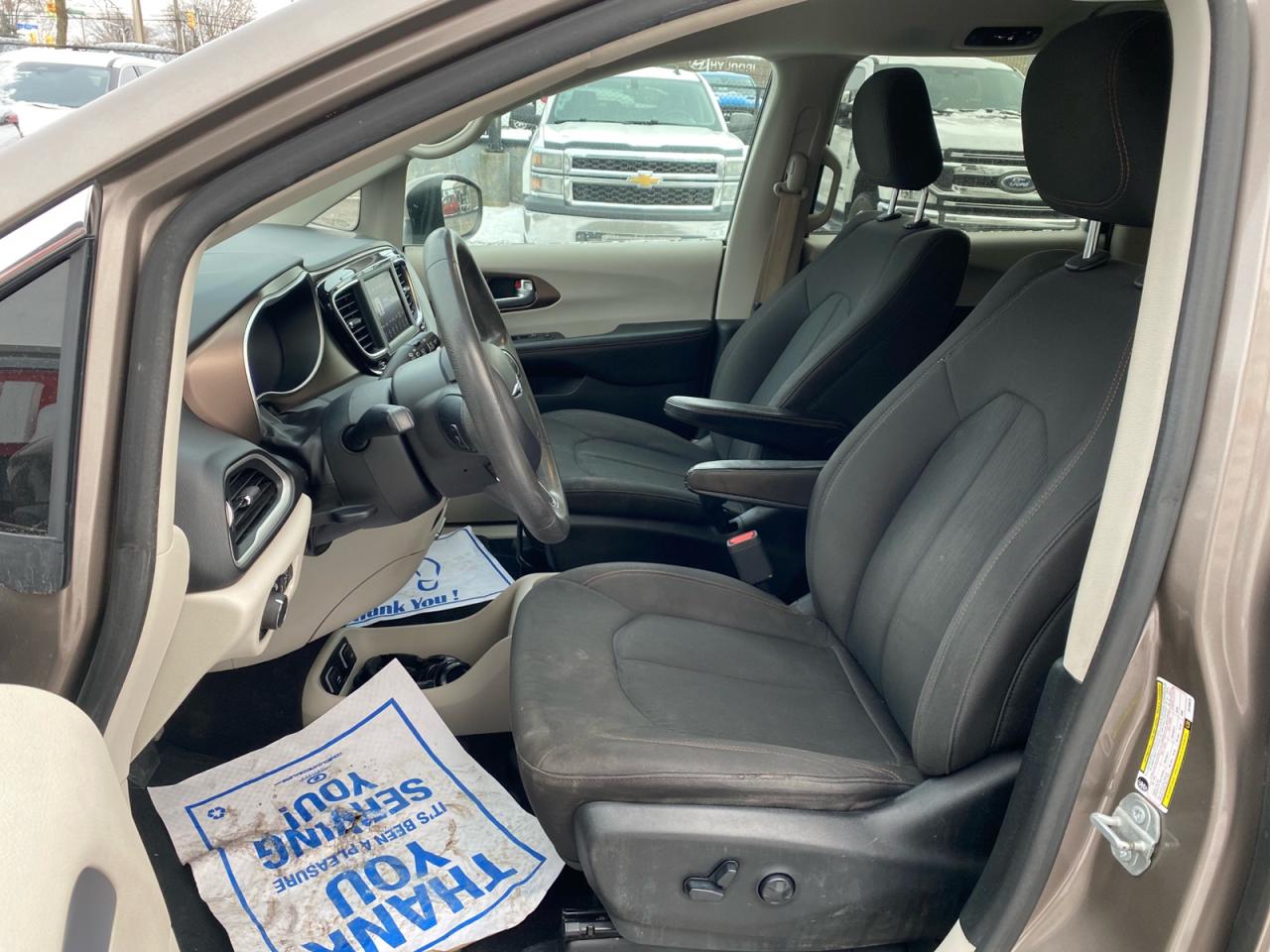 2018 Chrysler Pacifica Touring | Rear Seat Entertainment Center | Apple CarPlay | 8 Passenger Photo