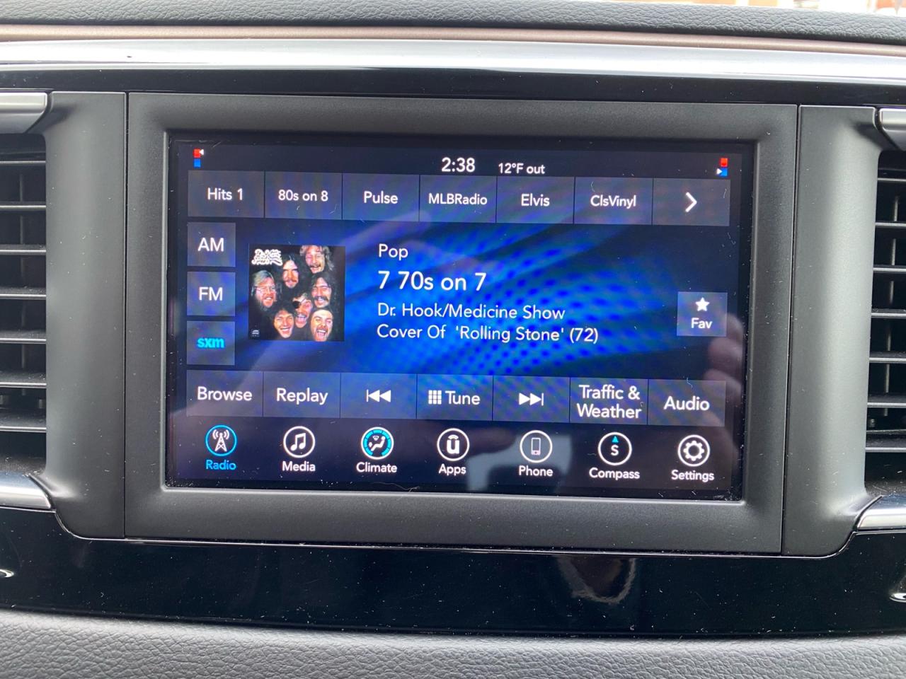 2018 Chrysler Pacifica Touring | Rear Seat Entertainment Center | Apple CarPlay | 8 Passenger Photo