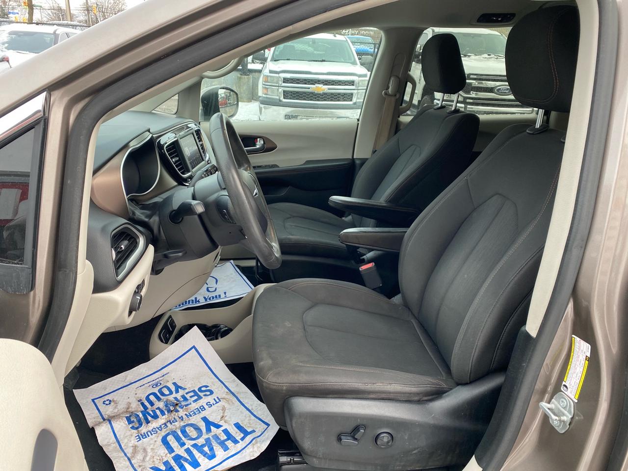 2018 Chrysler Pacifica Touring | Rear Seat Entertainment Center | Apple CarPlay | 8 Passenger Photo