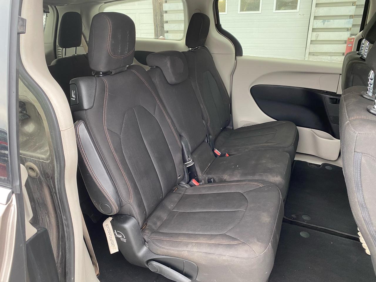 2018 Chrysler Pacifica Touring | Rear Seat Entertainment Center | Apple CarPlay | 8 Passenger Photo