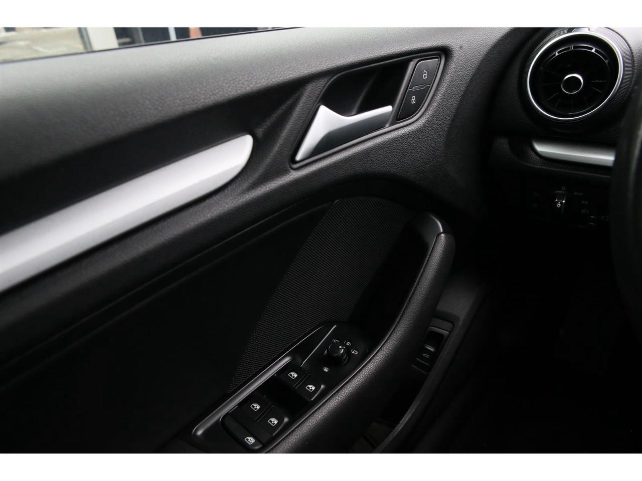 2018 Audi A3 2.0 TFSI Premium quattro Photo