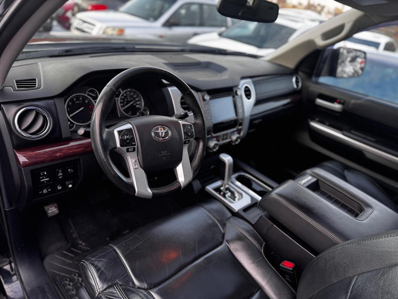 2015 Toyota Tundra LIMITED CREWMAX Photo