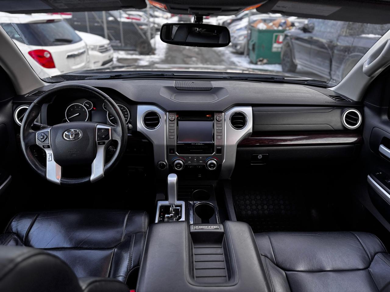 2015 Toyota Tundra LIMITED CREWMAX Photo