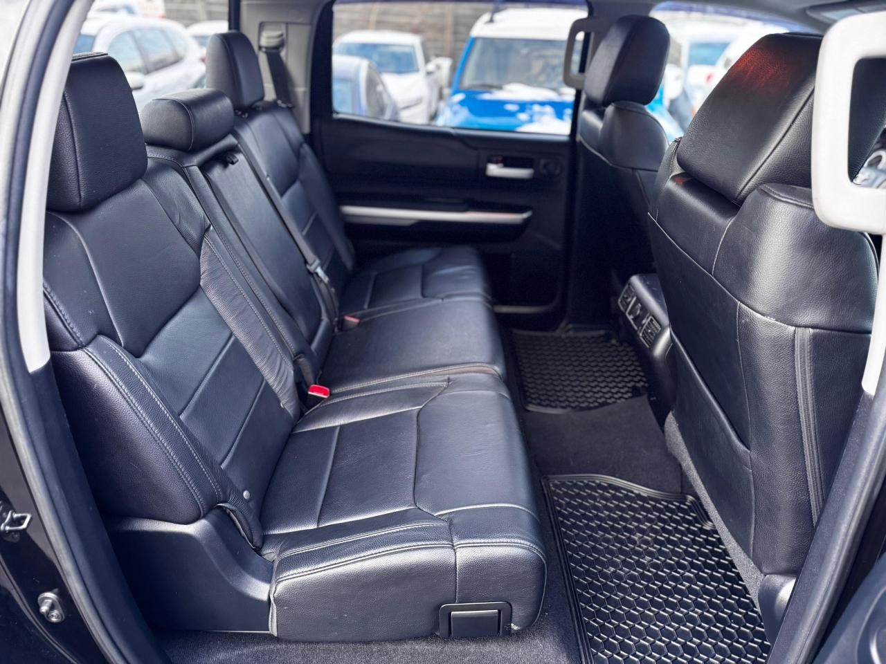 2015 Toyota Tundra LIMITED CREWMAX Photo