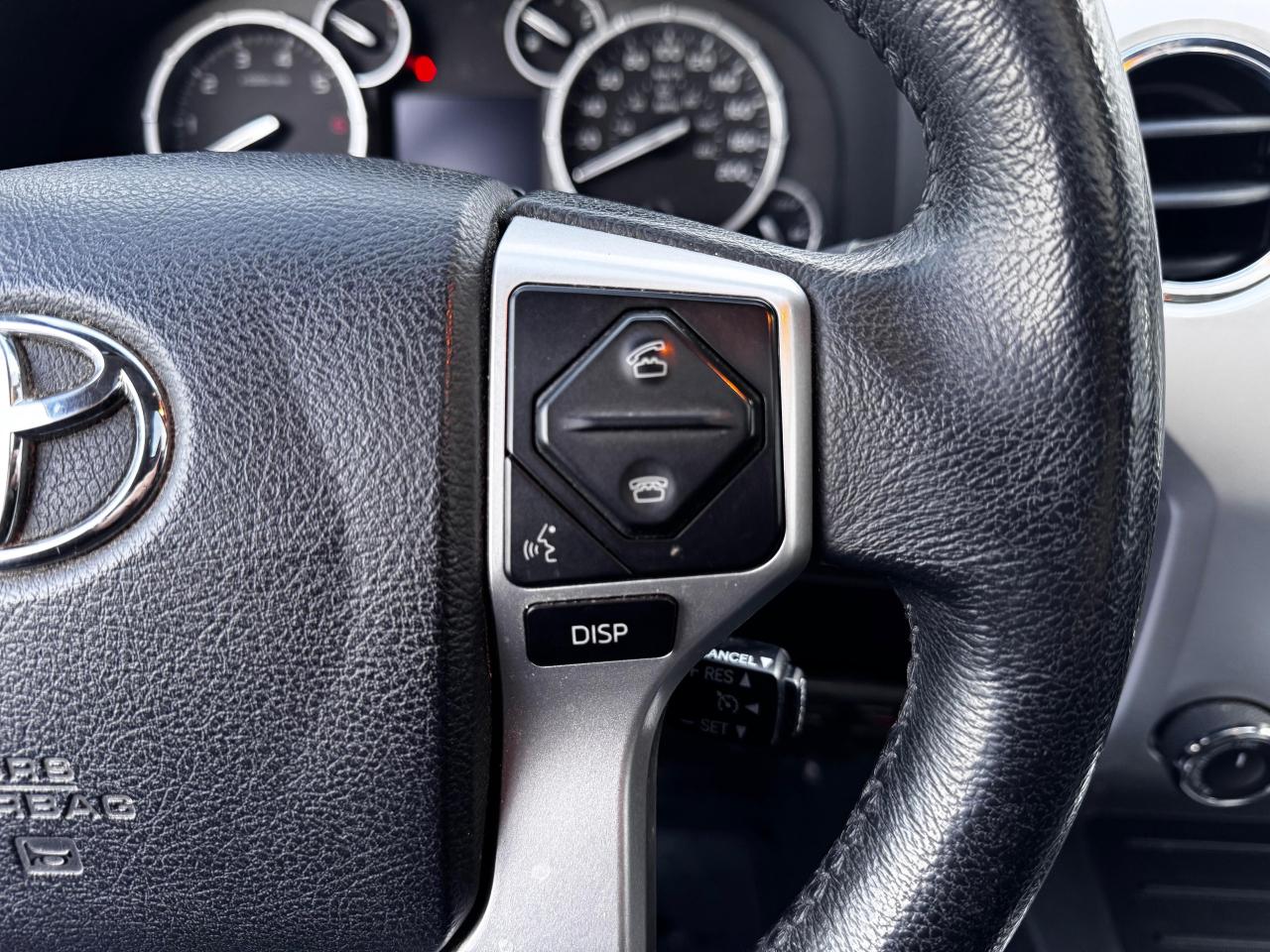 2015 Toyota Tundra LIMITED CREWMAX Photo