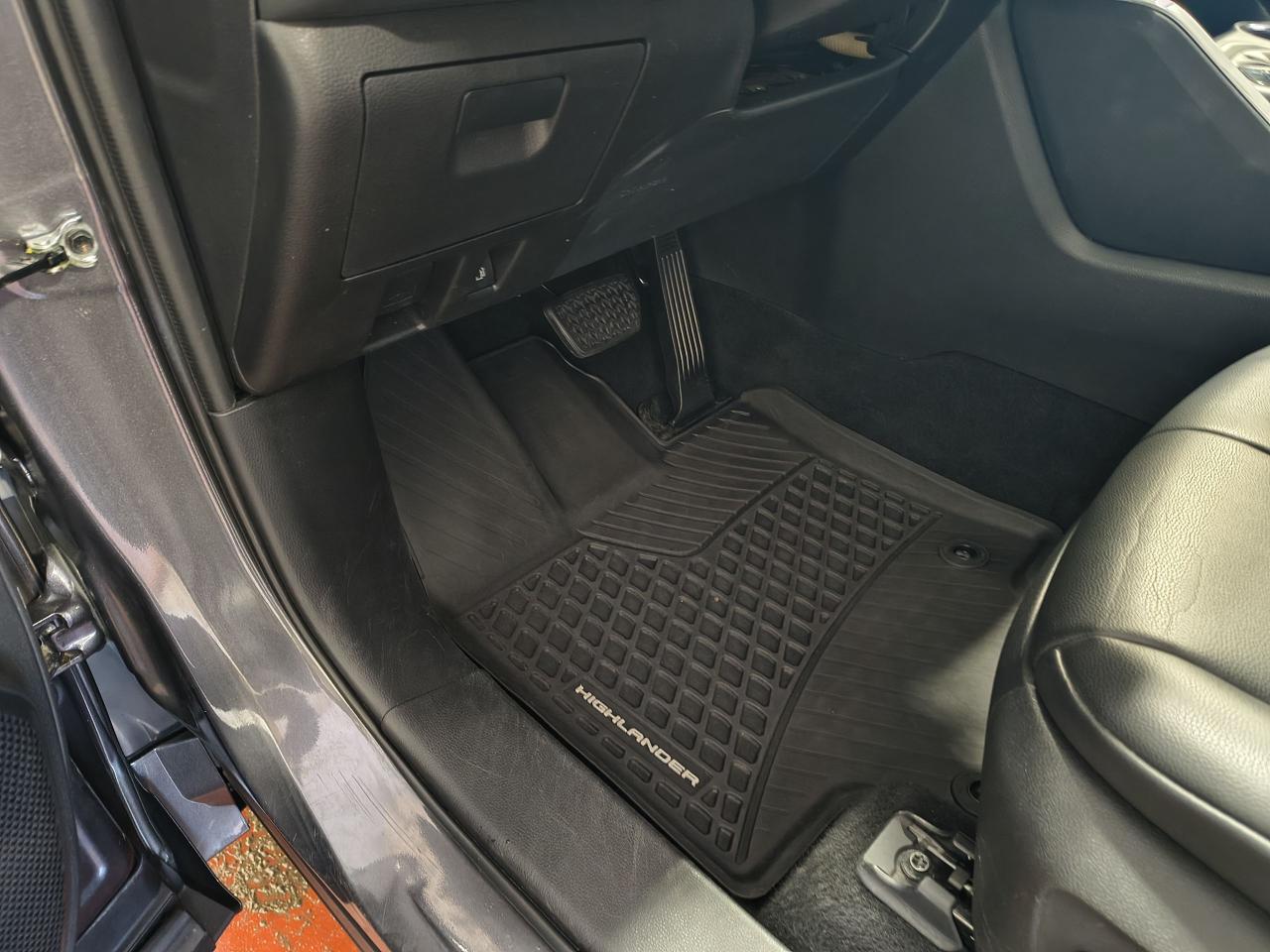 2022 Toyota Highlander XLE Photo0