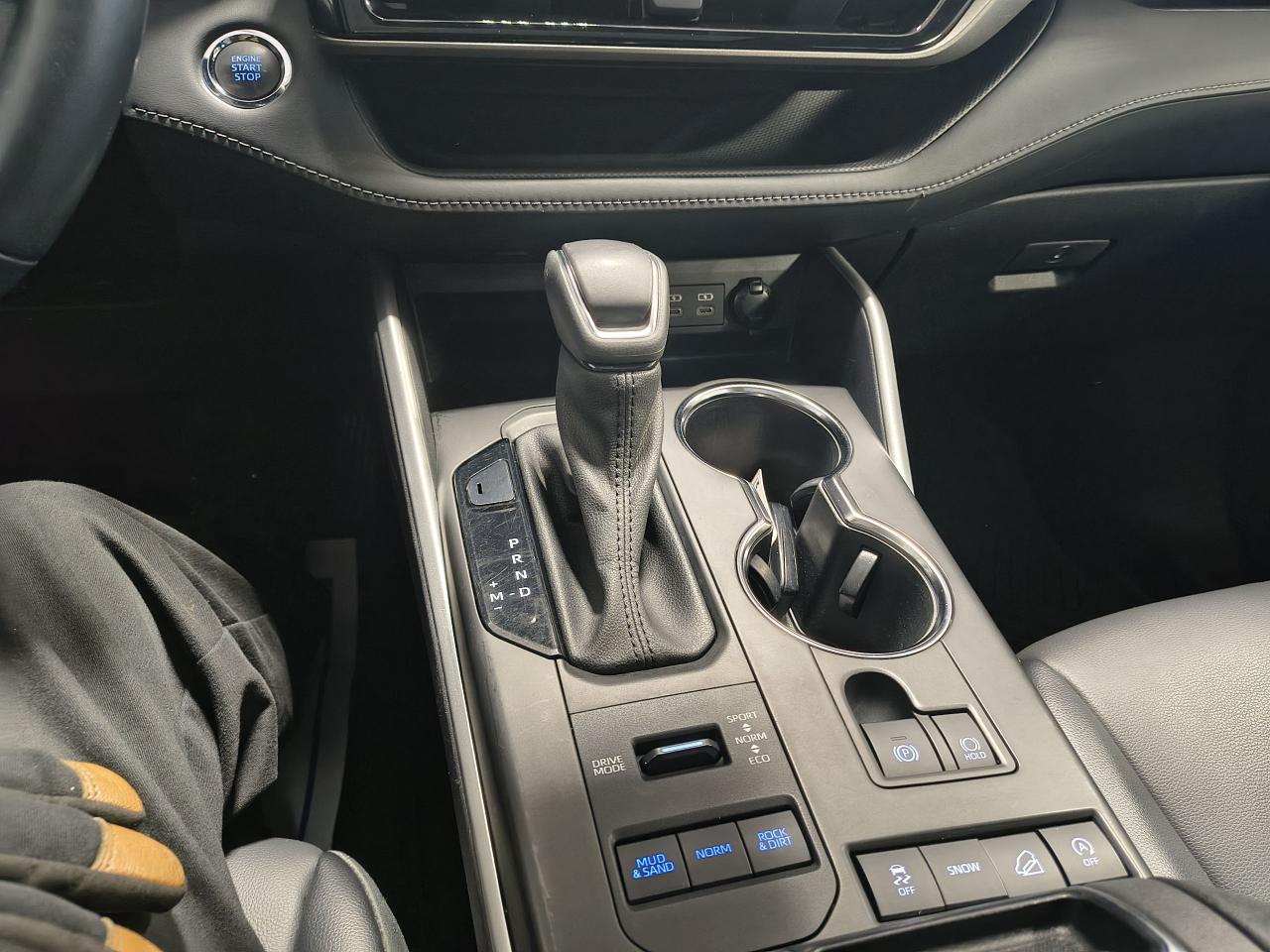 2022 Toyota Highlander XLE Photo0